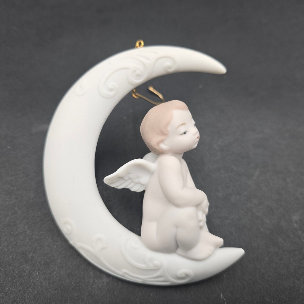 Lladro Angel on the Moon Porcelain Ornament Matte Bisque Made in Spain 2002 - Picture 5 of 7
